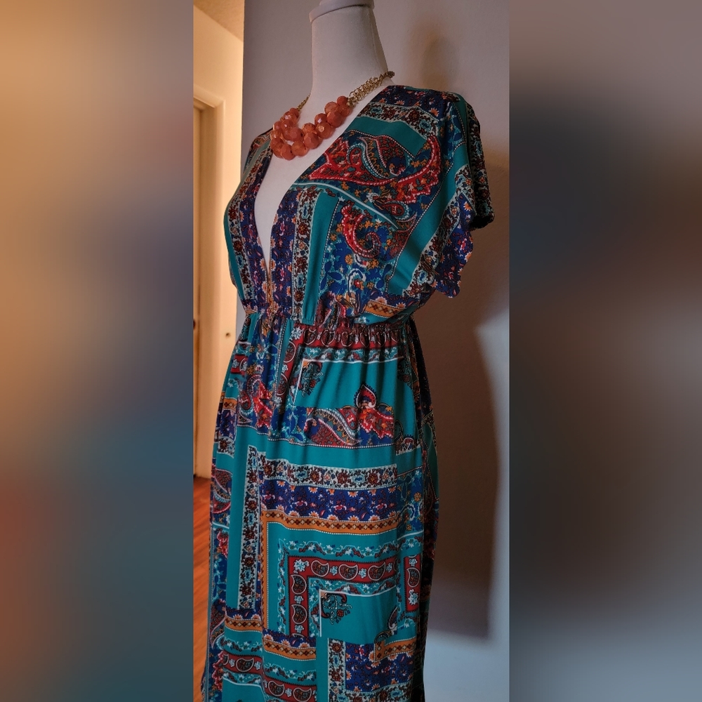 Dress - Picture 6 of 7